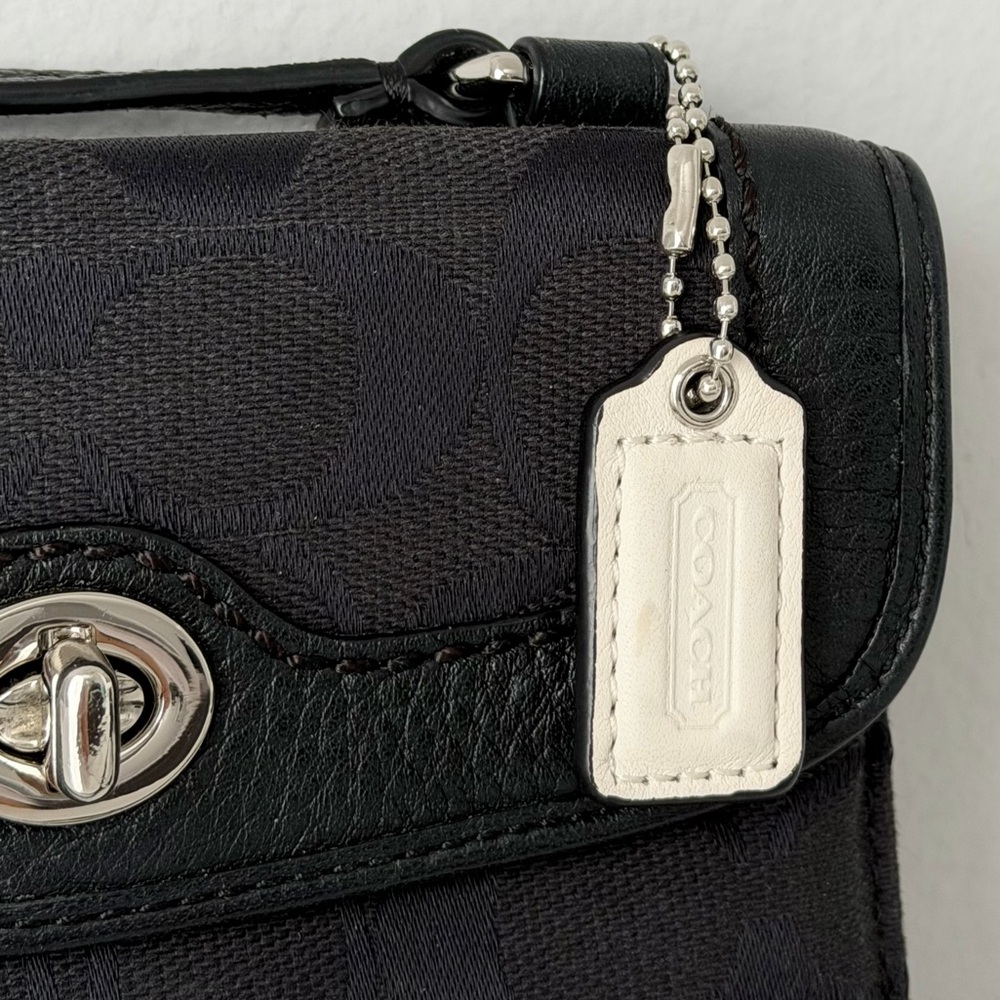 Vintage Coach Signature Turn-lock Wallet Crossbody - Picture 13 of 14